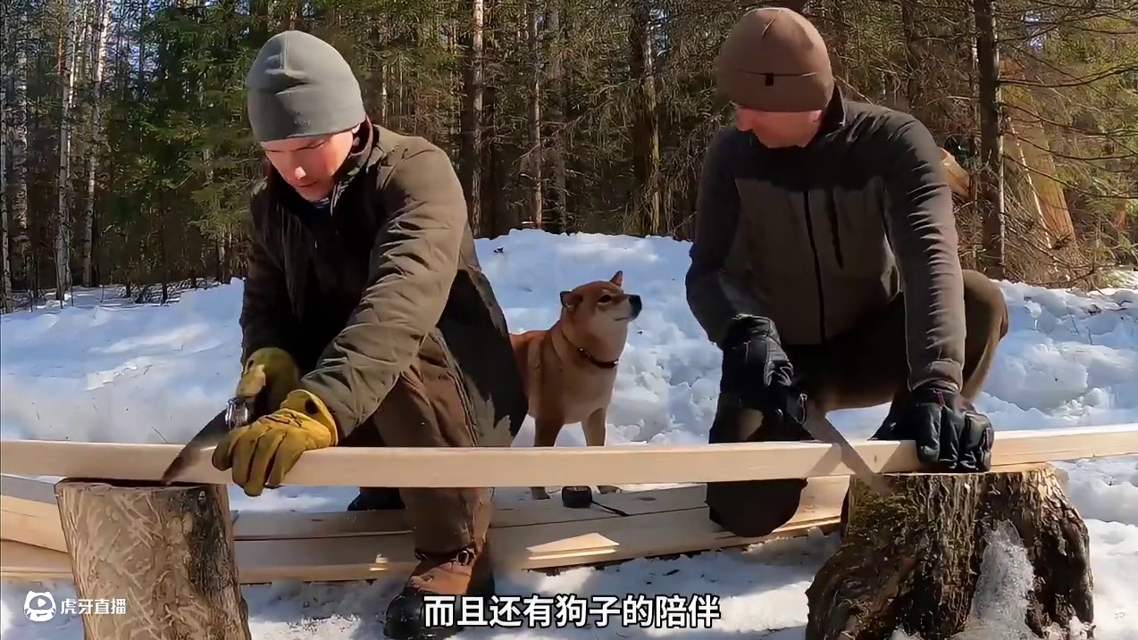 第1集：兄弟两人花费三个月的时间搭建的木屋，太漂亮了