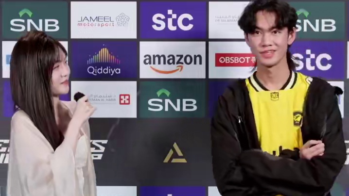 ONIC PH赛后采访，Super Frince直言技术比颜值更重要#决胜巅峰全球季中杯 #决胜巅峰