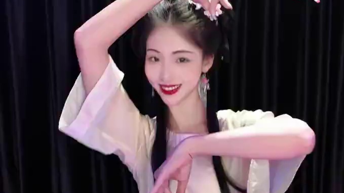 等你～等你～等你～
#古典舞 #向全世界展示中国舞 #鸳鸯戏舞蹈 #舞蹈翻跳 