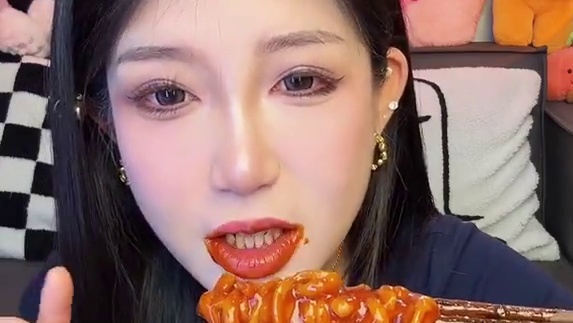 双倍辣 里面有两包火鸡面酱！份量也升级了！比之前多了！辣度在中辣偏上了哈 喜欢吃辣的姐妹放心拍！ #