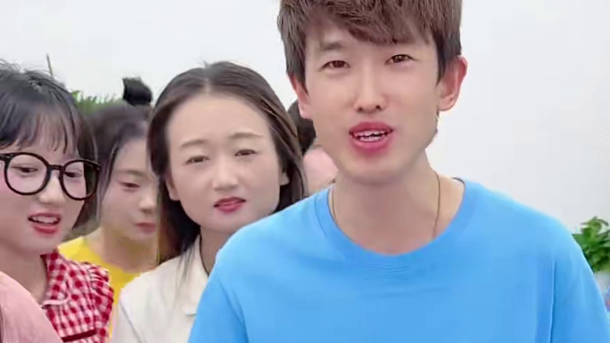 盲猜练功券数量，哈哈 #办公室日常 #办公室搞笑 #真会玩系列