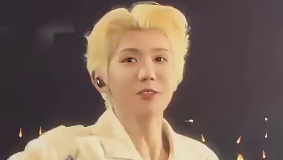 爱豆捕捉镜头是真的，王源在林俊杰演唱会上一眼捕捉到拍他的粉丝