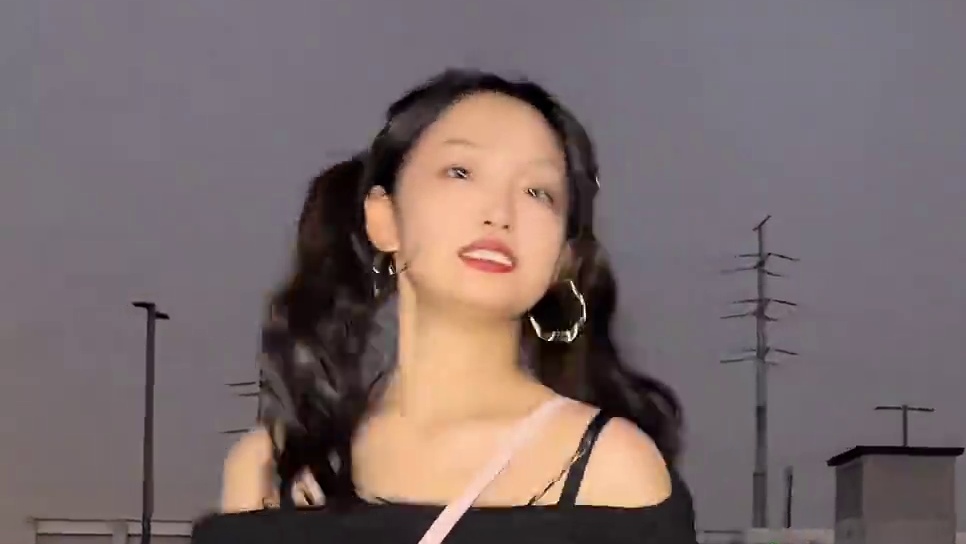 谁懂跳完一秒钟就下暴雨的救赎感 #刀马刀马手势舞 #依柚 #依柚小奶豹 #一支舞