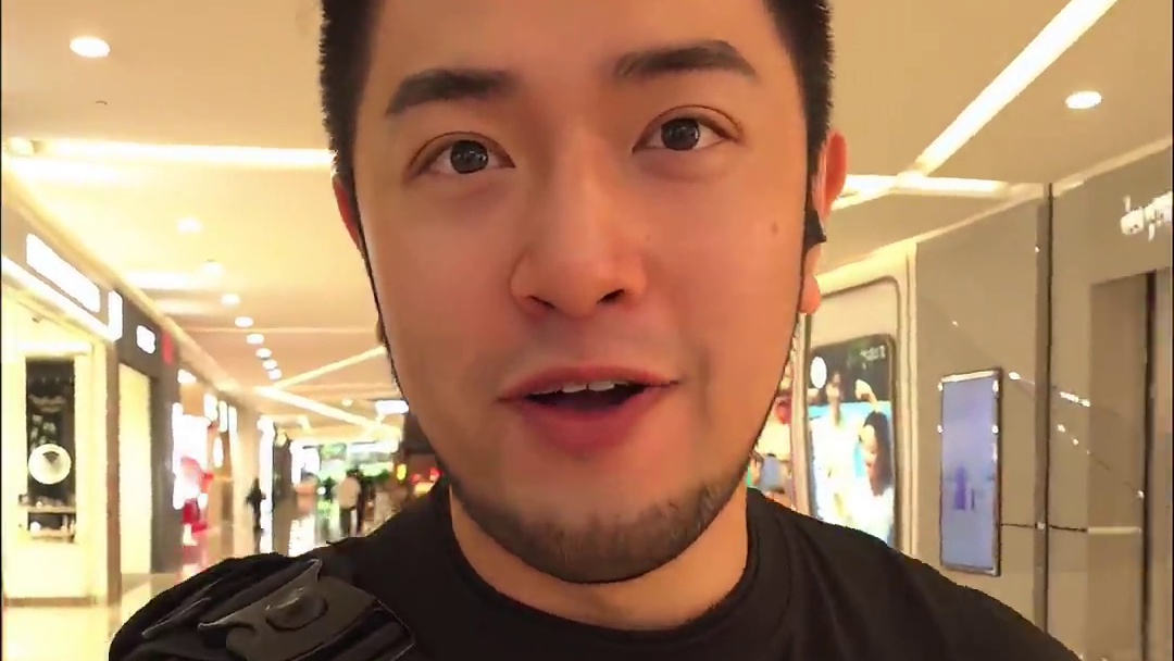 498/胃❗️杭州海鲜自助！饭桶狂炫鲜活波龙 最近杭州万象城开了个高档海鲜自助！很多粉丝都艾特我让我