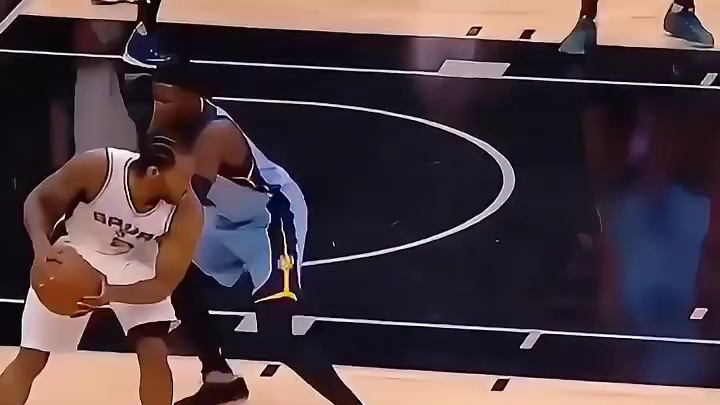 莱昂纳德的背身单打技术