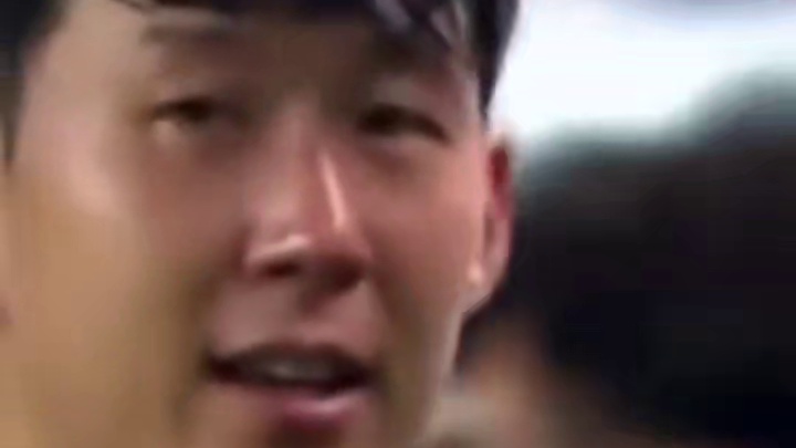 难说再见！孙兴慜被换下泪洒赛场告别热刺#足球