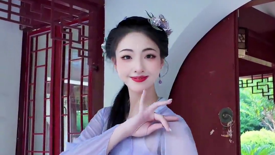 末末末班车祝我们今生带花 世世漂亮
#古典舞 #舞蹈翻跳 #用国风舞蹈安利最美