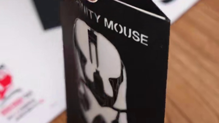 怒喵鼠标新配色来袭，全新云白配色太帅了#怒喵鼠标 #云白 #游戏外设 #游戏鼠标 #Infinity