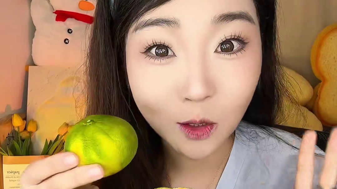 姐妹们是不是看着流口水哈哈哈！但是他真不是纯酸的，是酸甜的！特多汁！皮还贼薄！好吃好吃真的吼吼吃！#