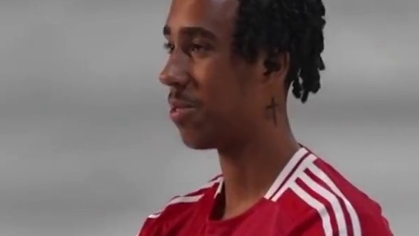 犹豫一下当我输！曼联截胡皇马合同曝光 年薪报价接近皇马的4倍