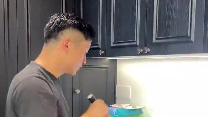 柳州装修避坑！验收做仔细，谁也别想坑你 170平美式复古落地！黑色柜子真好看
#柳州楼叔 #柳州透明