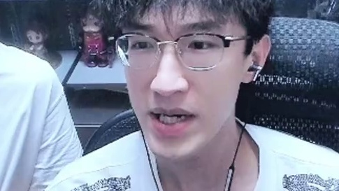 30岁失明老人还要强呢！ 