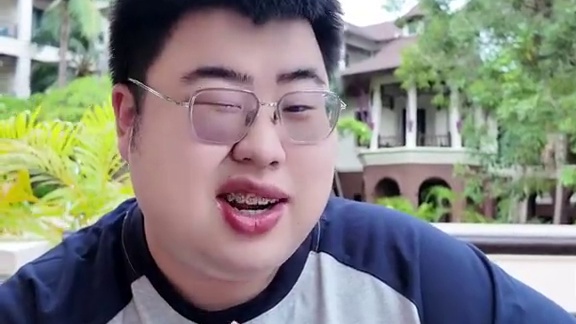 新人吃播第一天 #狼队小胖 #吃播 #重庆狼队 #2025KPL夏季赛