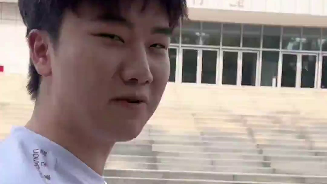 只剩三天！只剩三天！马上就快到亚洲杯总决赛啦~[打call] 
总决赛参赛选手狼队.shen 也率先