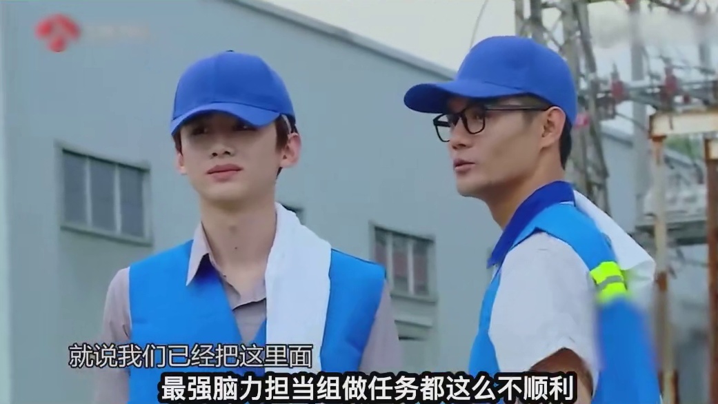 是行走的喜剧人吧