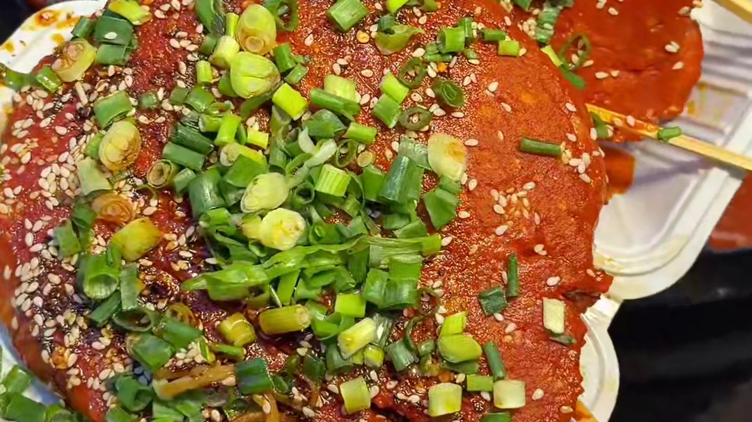 西安街头麻辣鱼饼