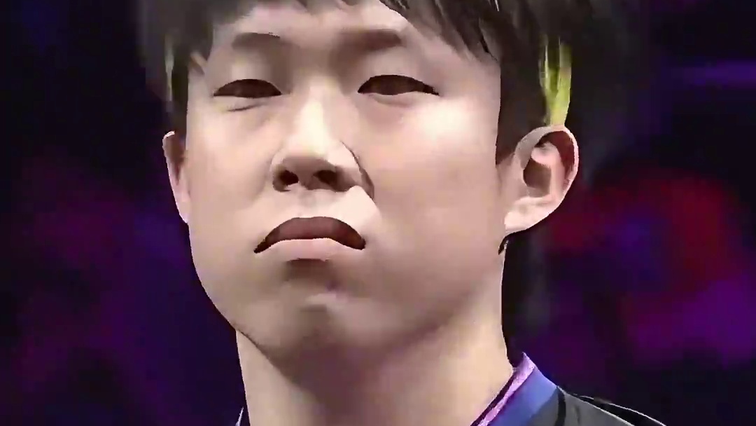 王楚钦3：0陈垣宇取得开门红，赛后连小朋友都在拍他，达科和他有说有笑，太受欢迎了。#王楚钦