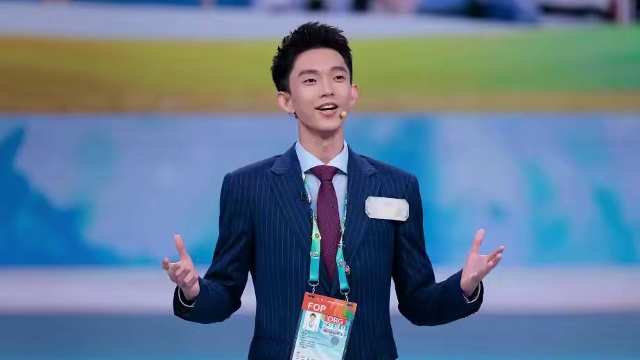 川影在读VS央视舞台！
郭墨涵：00后主持人，正在闪耀登场！#四川电影电视学院 #央视主持人#播音与