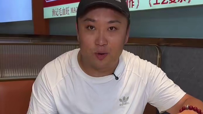 尖草坪吃烤鱼吃一条送一条，怎么算都合适 #烤鱼 #快来一起尝个鲜 #吃货的世界唯有美食不可辜负 #渔