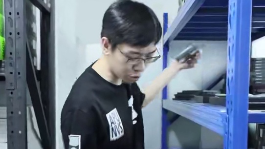 从态爷身上赚走100万！看看庄园的第100台电脑！ #青蛙辅助