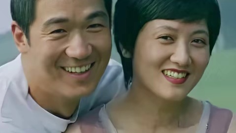 与前妻离婚34年后，再看答应和邓婕结婚不再生孩子张国立，没有亲生骨肉的他们活出了另一种人生#邓婕 #