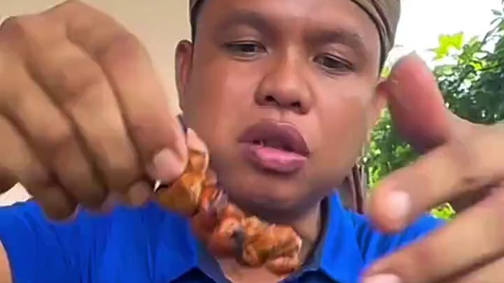 剁椒料汁️碳烤牛肠 #美食 #户外美食 #泰国美食 #内容启发搜索