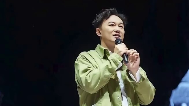 陈奕迅自揭去年确诊焦虑症，至今一直不敢停药#陈奕迅 #娱乐圈