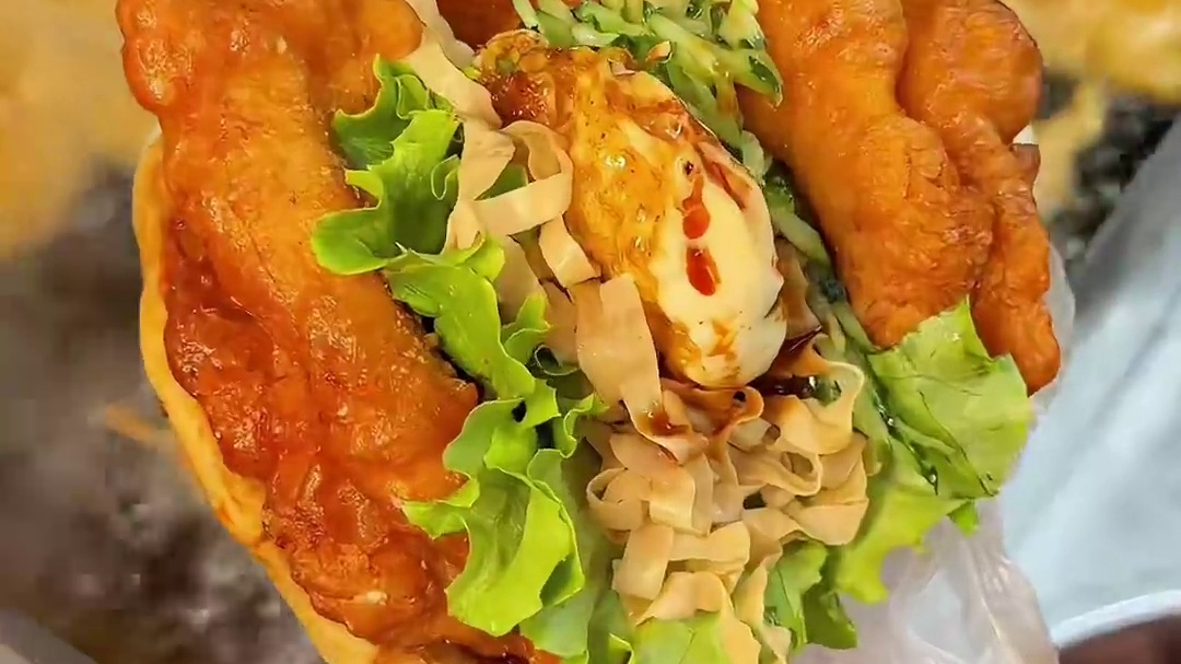 西安街头报恩里脊肉饼终于吃到了