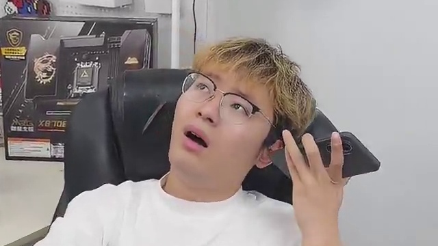 惨遭兄弟狠狠背刺、社区能不能给我送送温暖 #x3d千帧电竞 #96x网友神器战未来 #显卡 #diy