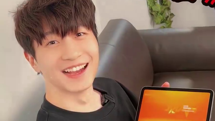 听说很多小伙伴不知道剩余的隐藏口令，我给大家提供一条：我是周星星，拿去吧你！#香肠派对周星星 #香肠