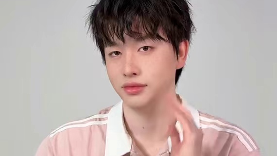 注意看头上的小猫 #手势舞 #花花公子手势舞 #180大帅哥 #kpl