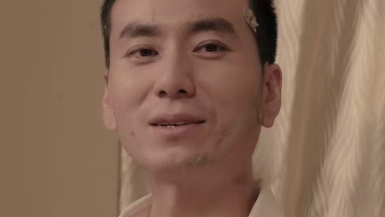 前世，徐焕章的妻子施云被林昌陷害致死，他怒与林昌同归于尽。重 回九零年代，他凭前世记忆紧抓商机……#