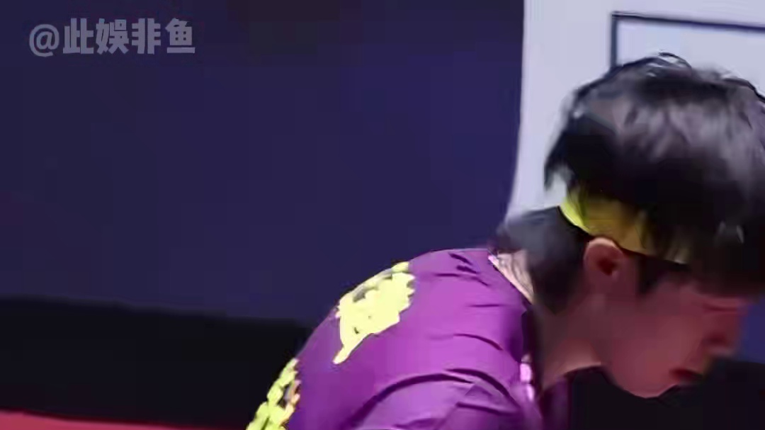 为何镜头总是刻意避开王楚钦下半身？看到孙颖莎之后，才明白为国争光背后的辛酸 #王楚钦 #孙颖莎 #国