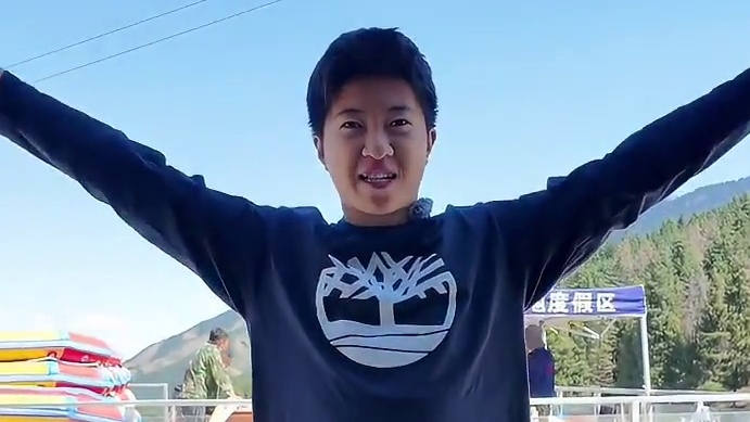 这么大，这么美周末来丝路 8月9日到8月10日，周末福利加加加
官方直播间买套票送哈根达斯了
#丝绸