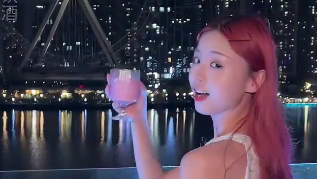 福州傍晚7点的天台居然这么美！！#福州美食推荐 #福州酒吧 #氛围感餐厅打卡 #摩天轮餐厅 #晋安湖