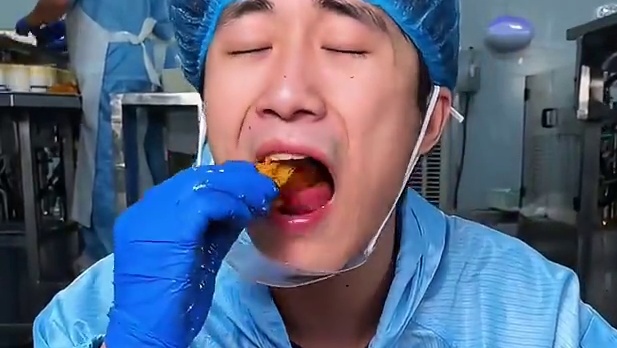 湖南特产手撕豆皮辣片，能吃辣的一定要来尝尝#零食  #妈呀太香了