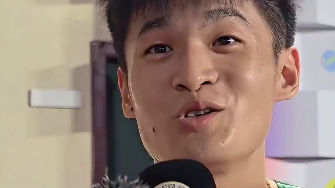 【赛后采访】江苏队创造40秒55的混合4x100米接力国内最好成绩。四人表示：“速度能力的提升；对手