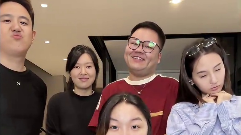 这个妆真的很有诶！ #大将和3哥 #化妆 #蒙眼化妆挑战