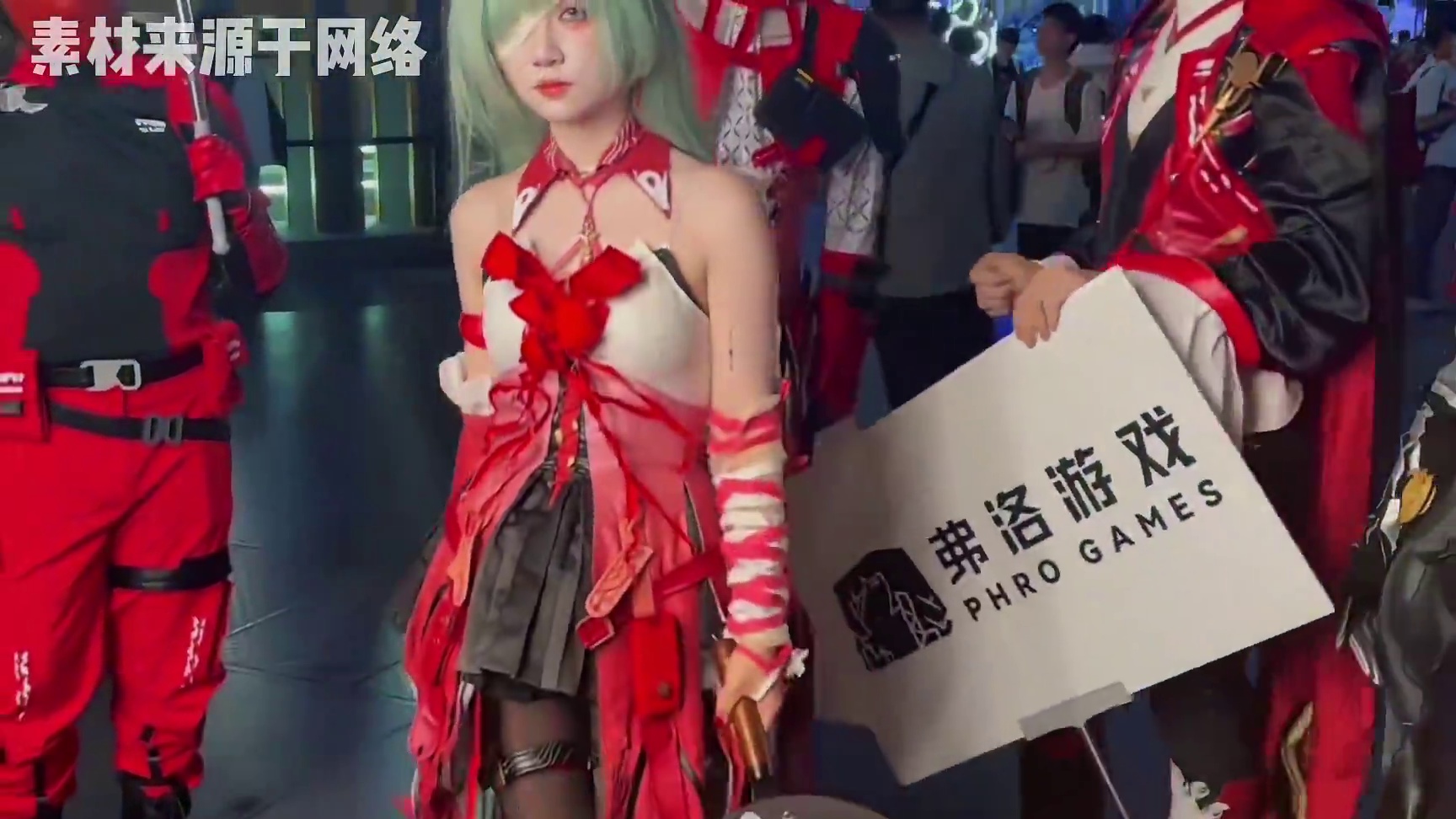 弗洛游戏老板带领员工参观库洛嘉年华！现场展示高端厨艺 #鸣潮#战双帕弥什#kurofest库洛嘉年华