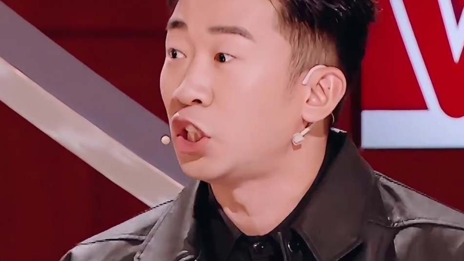 现在大家都知道杨迪是有“痔”青年了