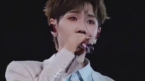 过去太痛了，那就让未来更光明一点吧