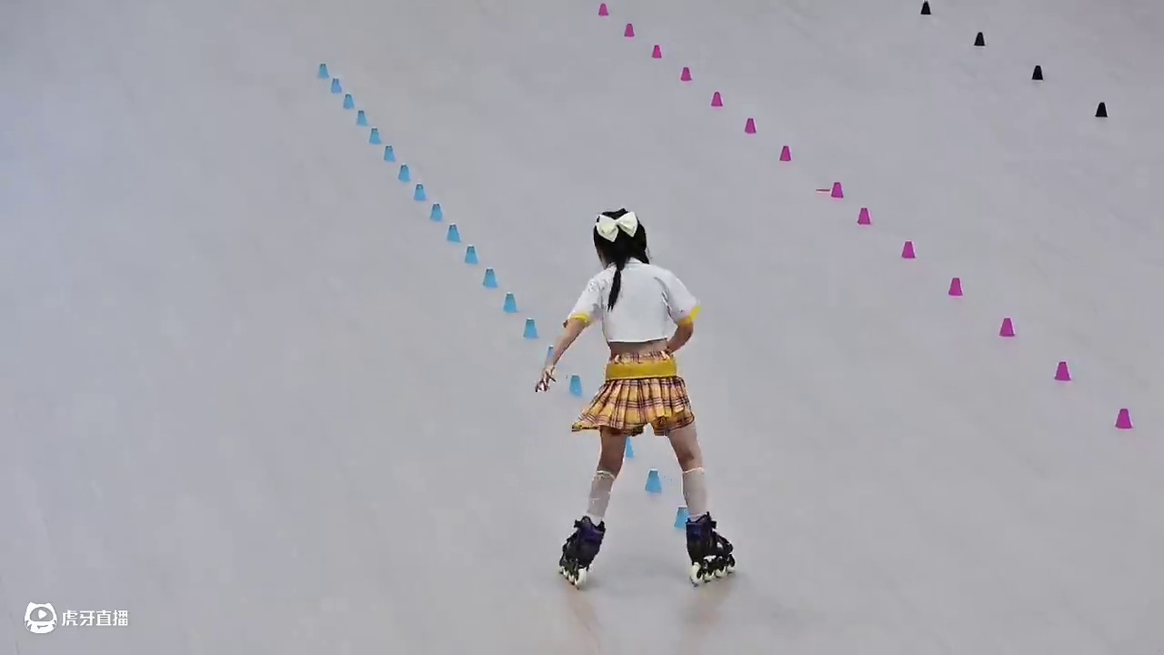 恭喜 杨雯 于“2025全国轮滑锦标赛自由式花式绕桩”项目获得少年女子乙组小组赛第七名优异成绩！#舞