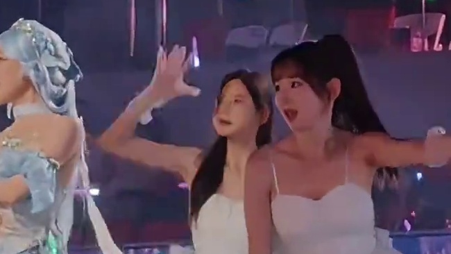 美成啥了姐姐！！！！！#和平精英刺激之夜皮肤大秀#祝绪丹