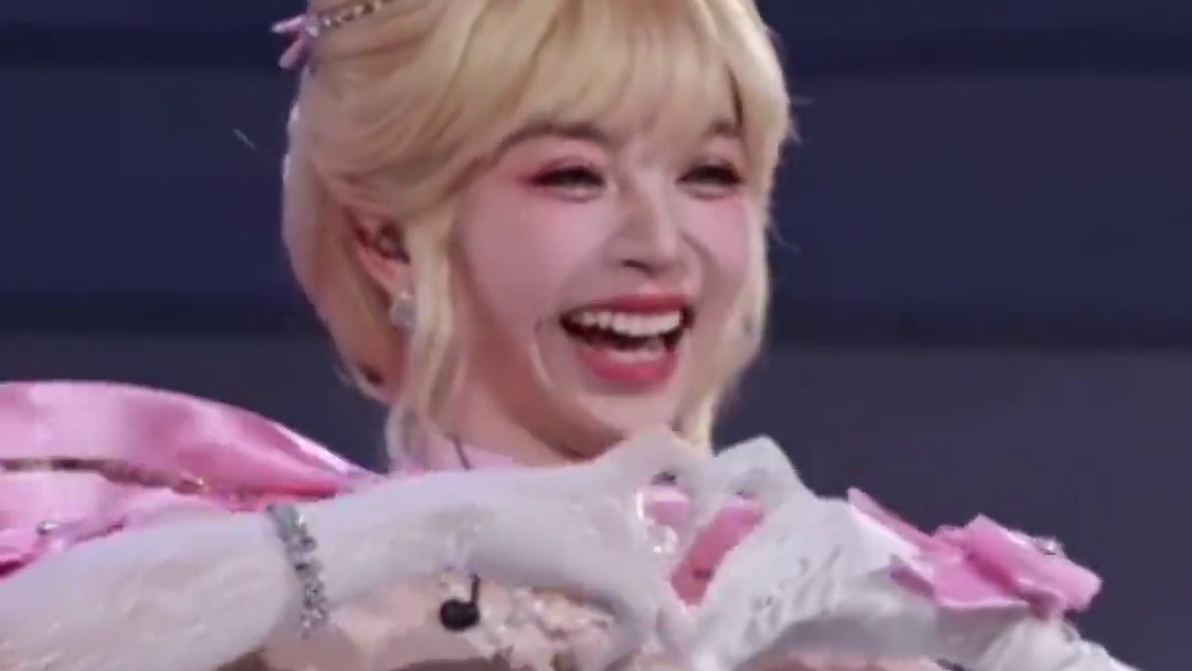 好看，爱看，请多cos！！！#田曦薇  #虞书欣  #宋茜