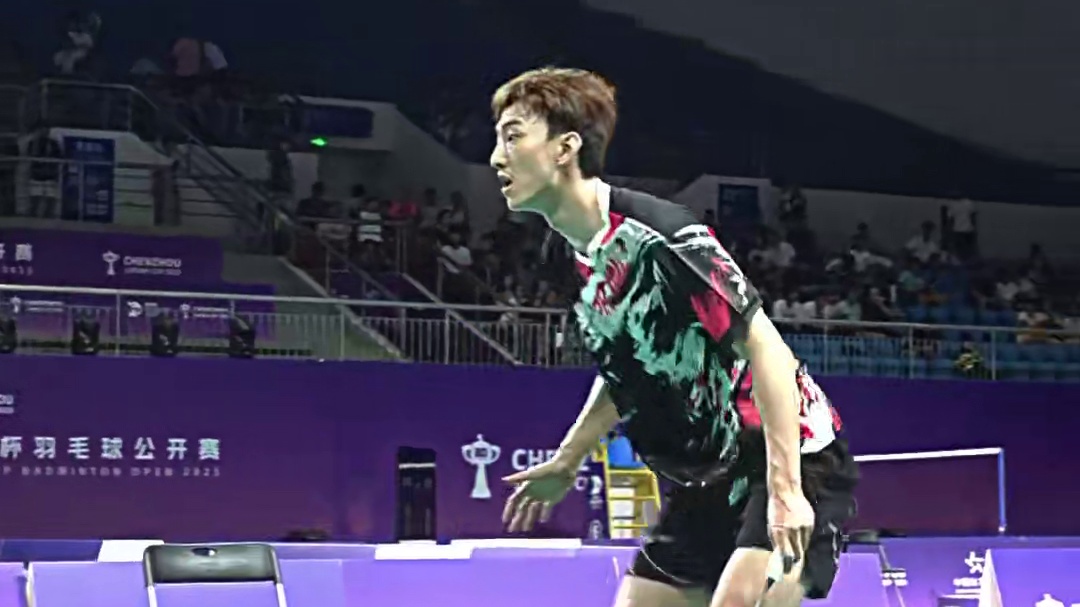 争冠热门 顾俊峰出战2025晋城林丹杯#晋城林丹杯 #林丹杯羽毛球公开赛 #羽毛球