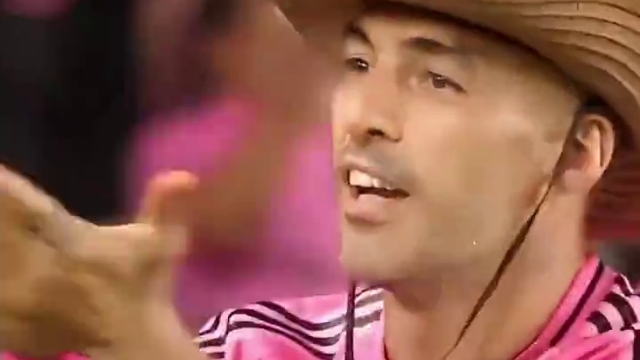 宝刀未老！38岁苏亚雷斯 勺子点射，独造三球！#足球