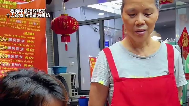 柳州“辣王”轻松拿走奖励~#螺蛳粉