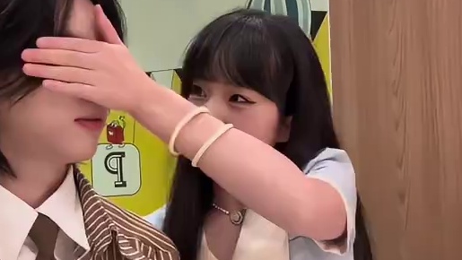 爱“贩”的女朋友七夕都送什么礼物给男朋友？！ #姐弟恋#恋爱#七夕#整蛊