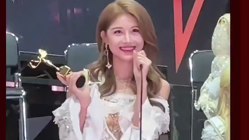 哭到颤抖的手 和差一步就能披上的披风，朱怡欣 这个夏天有欣喜也伴随着遗憾#GNZ48朱怡欣#GNZ4