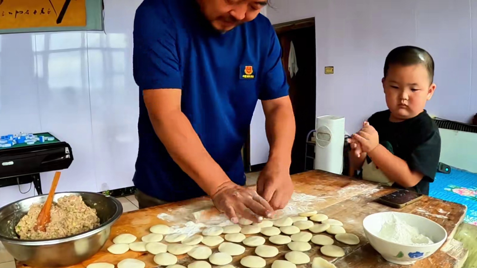 沙大厨自创神仙饺子，没想到大孙太爱吃了，真是绝了#这就叫天伦之乐